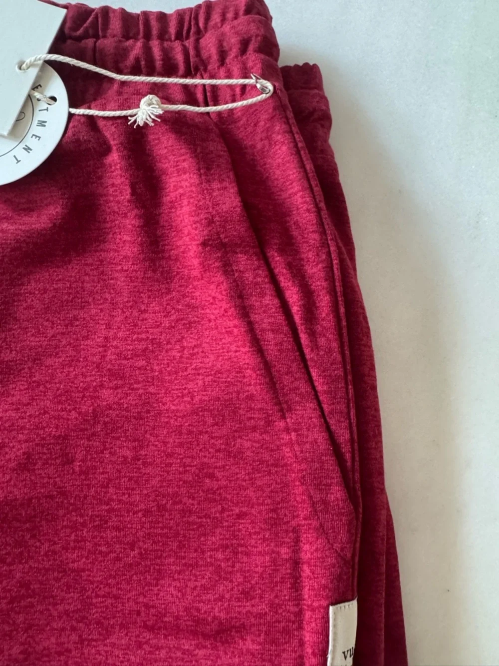 NEW NWT Vuori Women’s Halo Essential Wideleg Pant Size Small Strawberry Heather - Picture 9 of 10